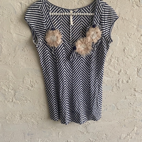 Anthropologie Little Yellow Button Top Flower Sz S - Picture 2 of 11